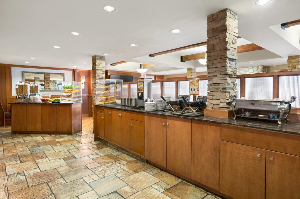 Canmore Inn & Suites Eksteriør billede
