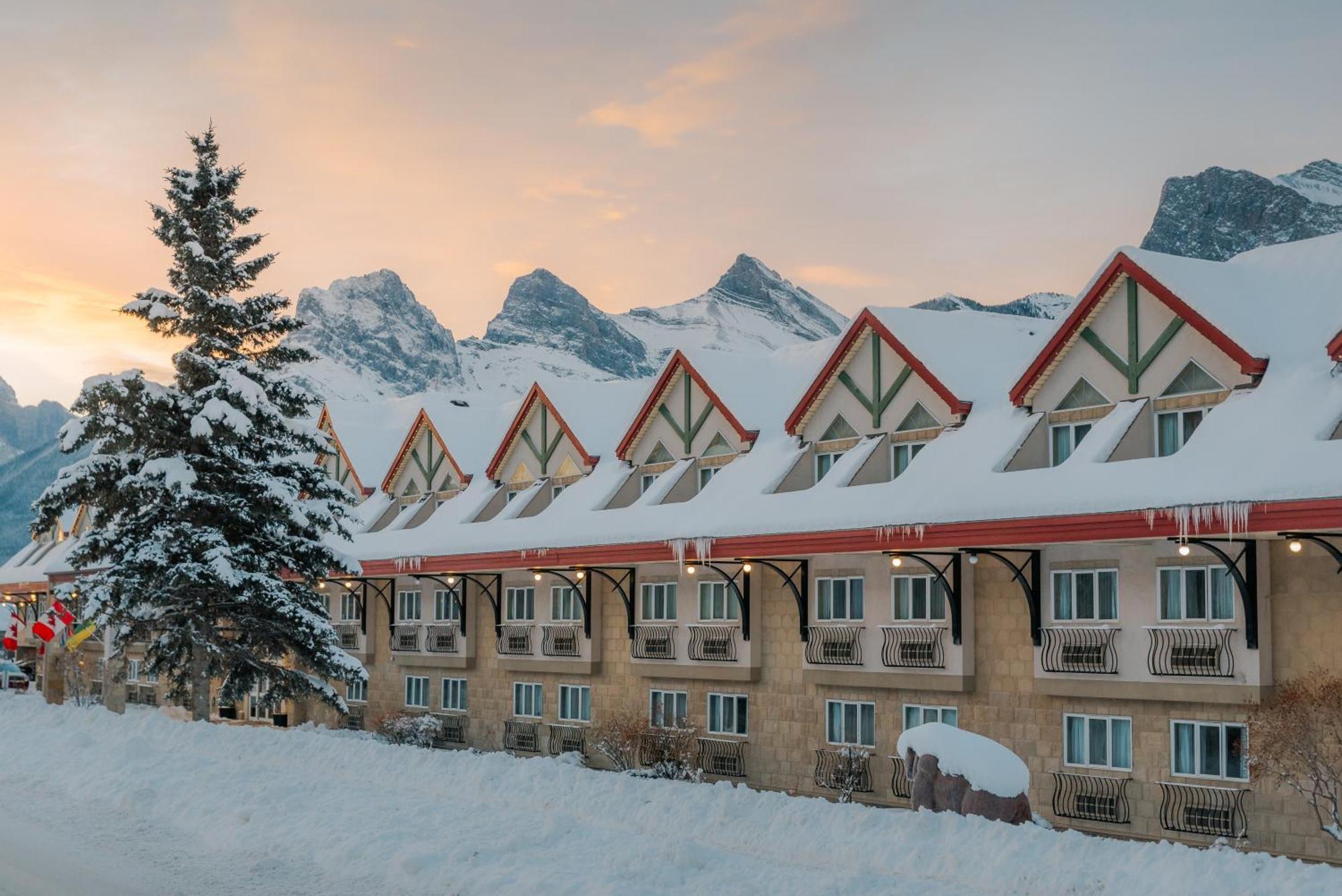 Canmore Inn & Suites Eksteriør billede