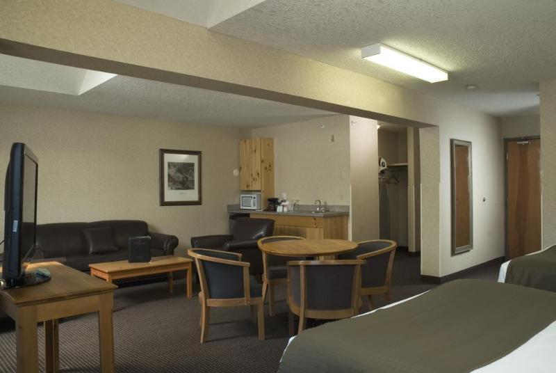 Canmore Inn & Suites Eksteriør billede