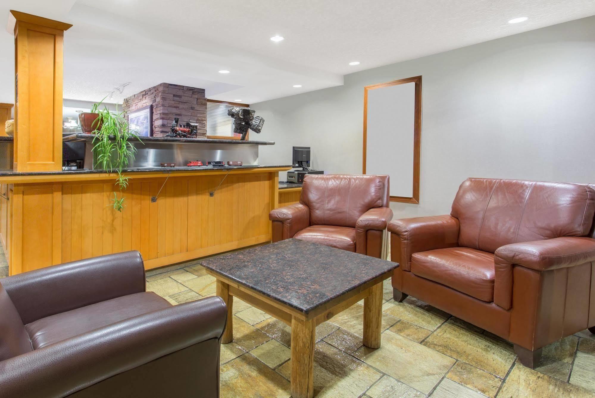 Canmore Inn & Suites Eksteriør billede