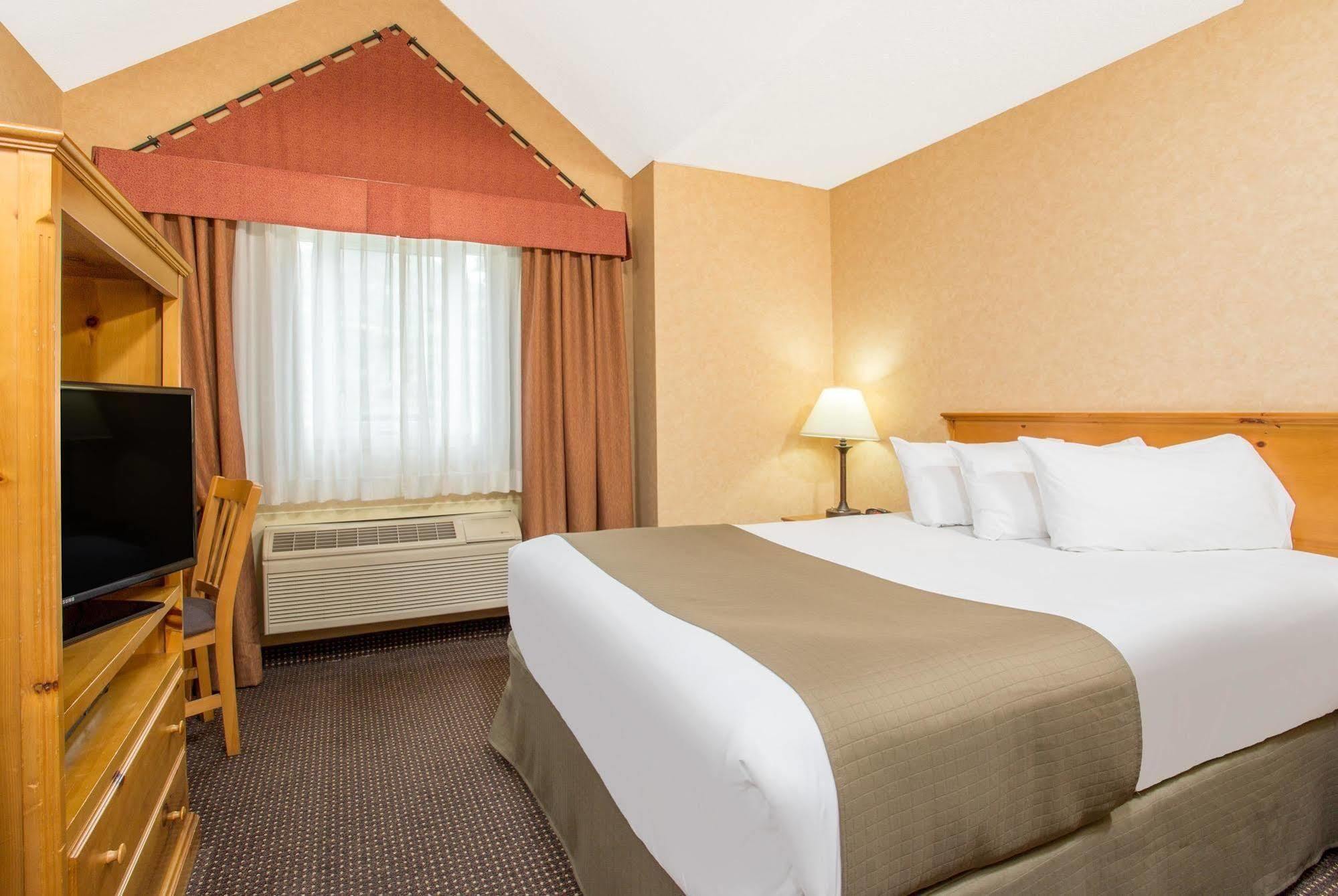 Canmore Inn & Suites Eksteriør billede
