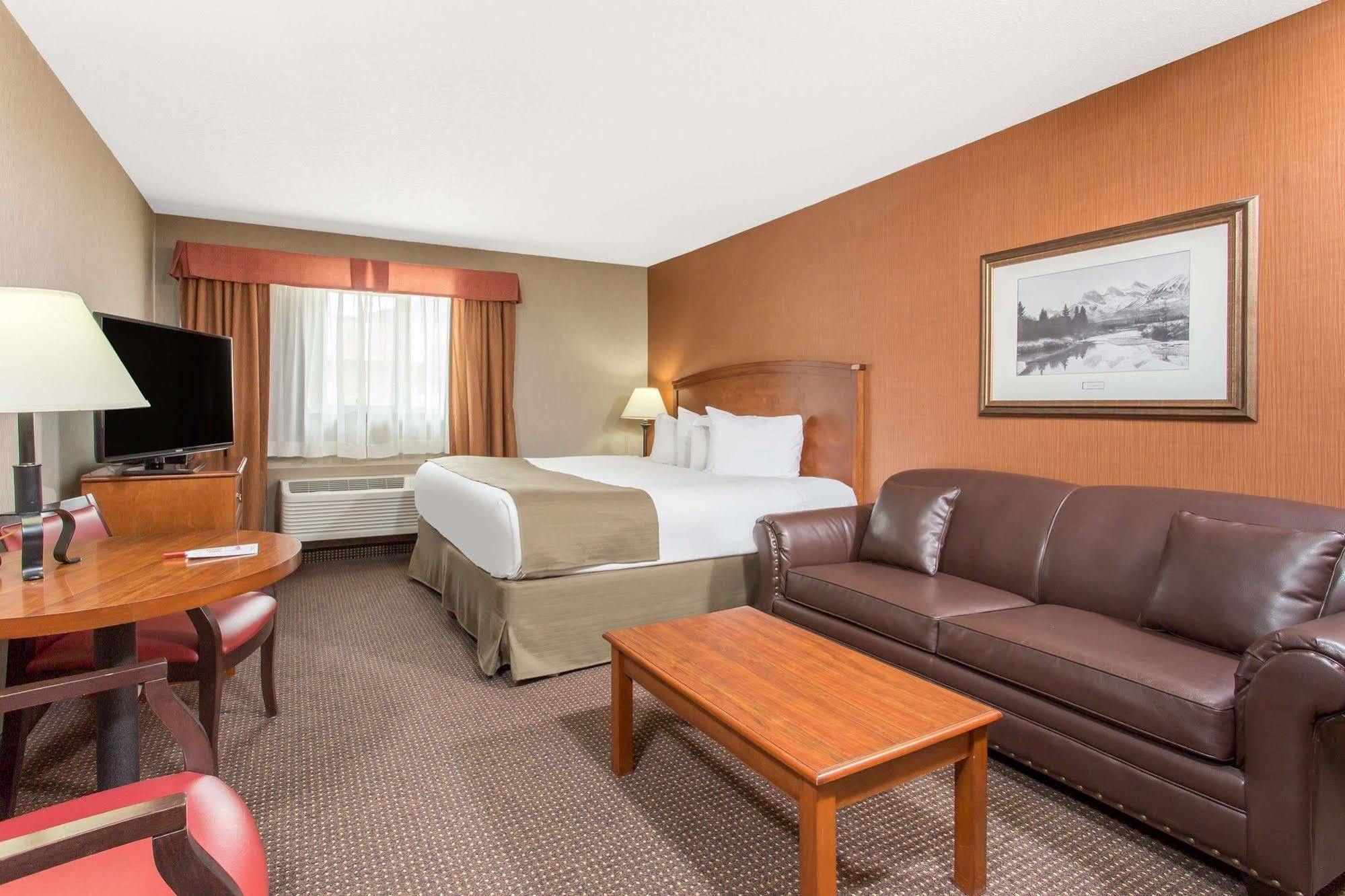 Canmore Inn & Suites Eksteriør billede